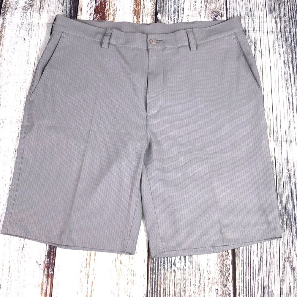RoundTree & Yorke Gray Performance Shorts Size 35